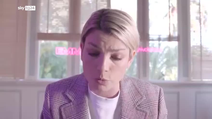 Emma Marrone replica a Davide Maggio sulle “gambe importanti”: “Basta Body  shaming”