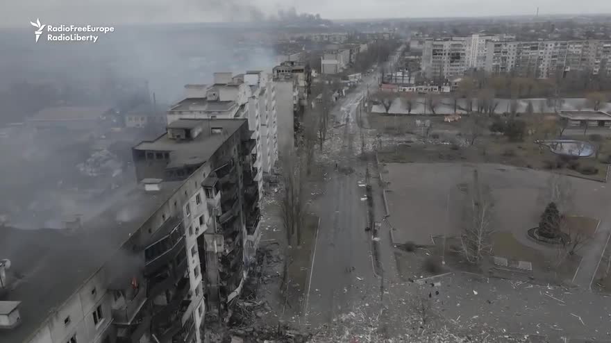 Ucraina, video drone mostra distruzione vicino Kiev
