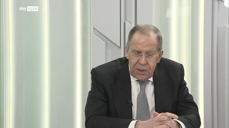 Lavrov: sopravvivremo alle sanzioni