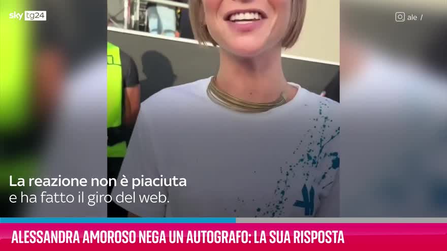 VIDEO Alessandra Amoroso nega un autografo: la sua risposta