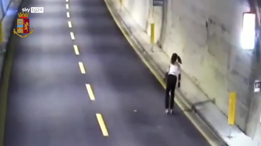 Sfreccia con i pattini in autostrada: seguivo il navigatore