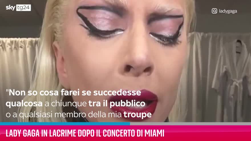 VIDEO Lady Gaga in lacrime dopo il concerto di Miami