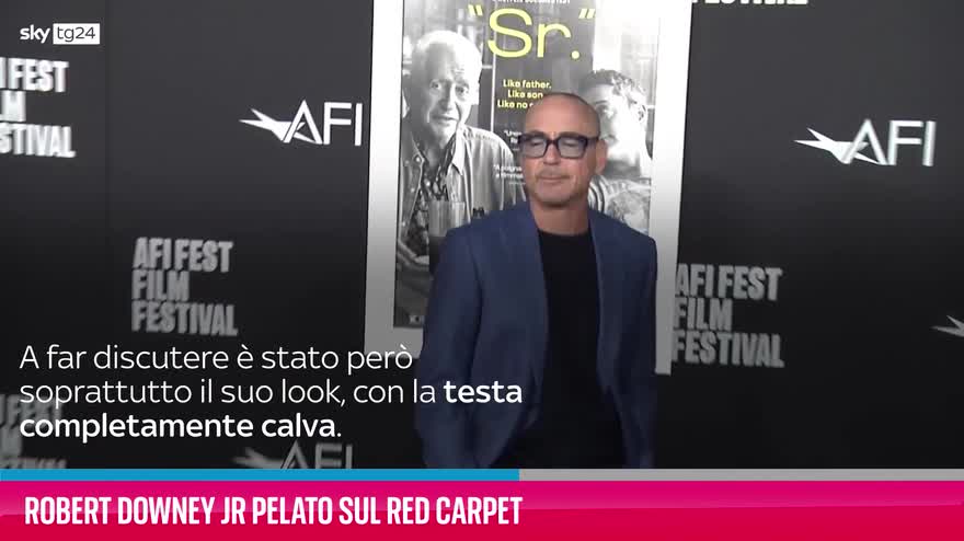 VIDEO Robert Downey Jr pelato sul red carpet