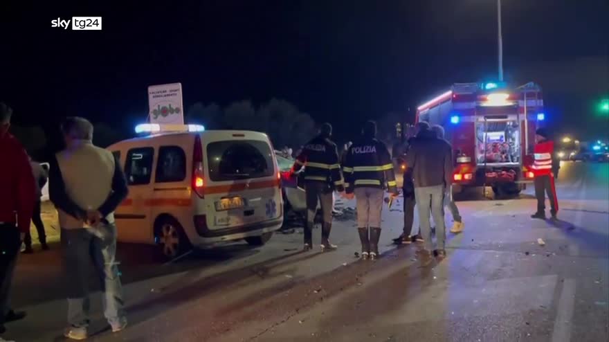 Bitonto, 4 giovanissimi muoiono nello scontro tra 2 auto