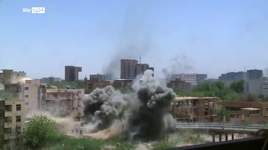 Guerra in Sudan, 100mila rifugiati scappano dal Paese