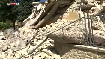 Terremoto Amatrice, crolla la scuola ristrutturata