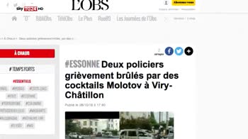 Francia, poliziotti aggrediti con molotov