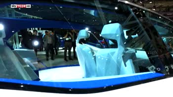 Salone auto Parigi, il futuro è la guida autonoma