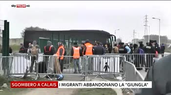 Calais, continua lo sgombero della giungla