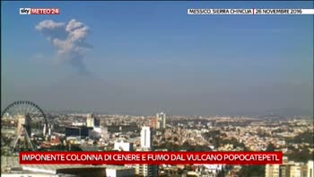 Eruzione del vulcano Popocatepetl in Messico