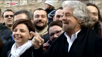 Referendum, Grillo a Firenze chiede voto se vince no