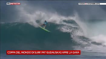 Surfisti in coppa del mondo alle Hawaii