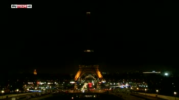 Tour Eiffel si spegne per vittime Aleppo