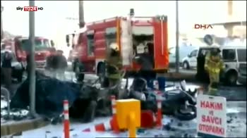 Esplosione tribunale Smirne, almeno 11 feriti