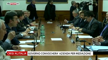 Alitalia, governo convocherà azienda per mediazione
