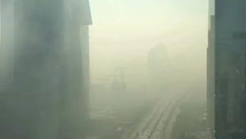 Pechino avvolta dalla nebbi (timelapse)