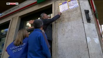 Degrado a Roma, i volontari di Retake puliscono le strade