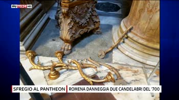 Romena danneggia 2 candelabri del 700 al Pantheon