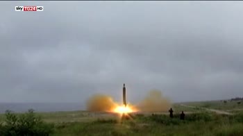 Pyongyang sfida Washington ma test missilistico fallisce
