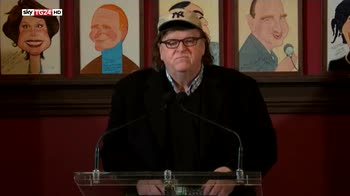 Michael Moore in scena contro Trump