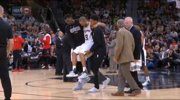 NBA, grave infortunio al ginocchio per Tony Parker