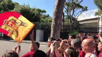 #SkyGrazieTotti, l'arrivo del pullman della Roma allo Stadio