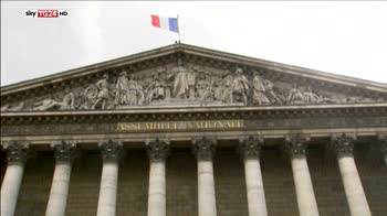 Legislative Francia, Macron verso netta maggioranza