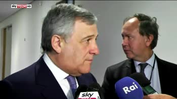 Emergenza migranti, Tajani, bloccare le partenze