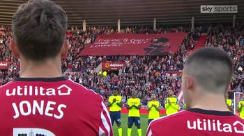 Sunderland pay Lowery tribute