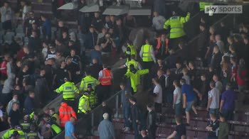 Crowd trouble at Burnley-Hannover