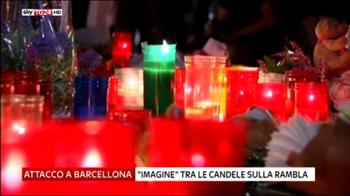 Barcellona, omaggio alle vittime su note di Imagine