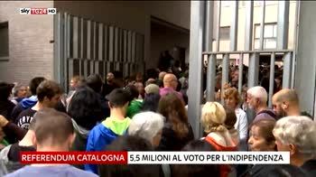 Referendum Catalogna, seggi aperti