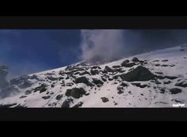 Lo spettacolare volo del drone sulle Alpi Svizzere