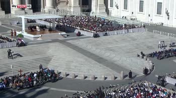 Papa Francesco, _In alto i nostri cuori, non i telefonini_