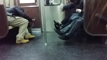 Un topo nella metropolitana di New York