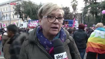 Violenza contro le donne, in migliaia in corteo a Roma