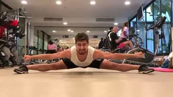 Peter Sagan, stretching estremo: che spaccata!