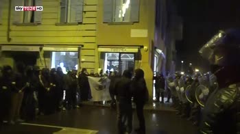 Modena, scontri tra polizia e manifestanti antifascisti