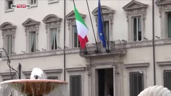 Berlusconi vs Prodi, tra polemiche e deja vu