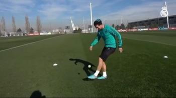Sergio Ramos: non c'Ã¨ palla che non riesca a controllare...