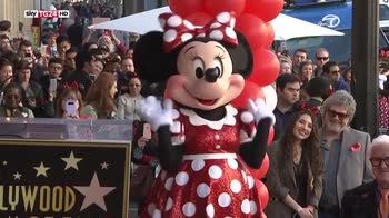 Hollywood, si accende la stella di Minnie sulla Walk of Fame