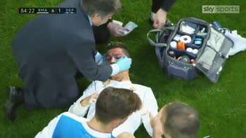 Ronaldo checks out injury with iPhone!