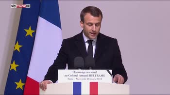 Gendarme ucciso, Macron lo ricorda