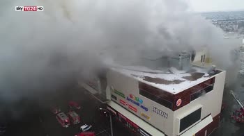 Russia, un morto in nuovo incendio in centro commerciale