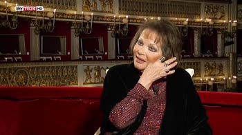 Claudia Cardinale, festa per gli 80 anni al teatro San Carlo