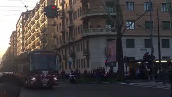 Torino-Milan, l'arrivo dei pullman allo stadio