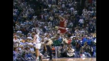 NBA, il leggendario canestro di Michael Jordan su Ehlo