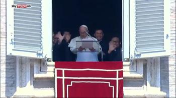 ERROR! Coabitazione insolita, Papa condivide la finestra su Piazza san Pietro
