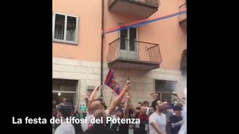 La festa dei tifosi del Potenza promosso in Serie C