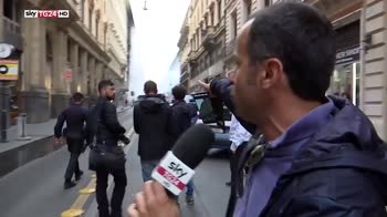 ERROR! Paura nel centro di Roma, bus prende fuoco